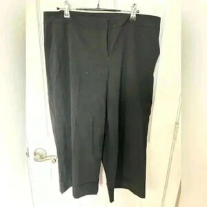 Lane Bryant Wide legged, cuffed, cropped trouser pants. Black. Size 14